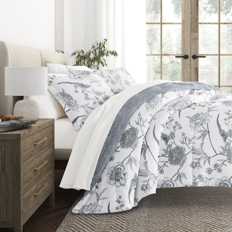 Molly Botanicals Light Blue with White Sheets