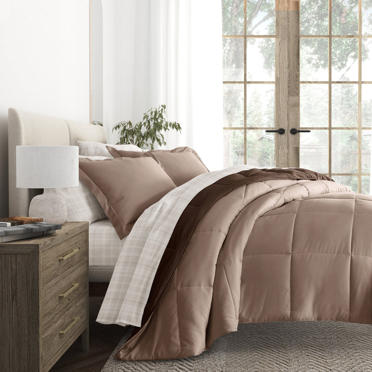 Chocolate/Taupe Reversible Comforter with Thatch Ray Pattern Sheets