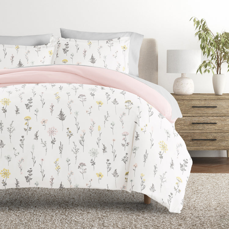 Wildflower Pink with Light Gray Sheets Bedding Bundle: Patterned Duvet Cover Set, White Comforter and Solid Sheet Set