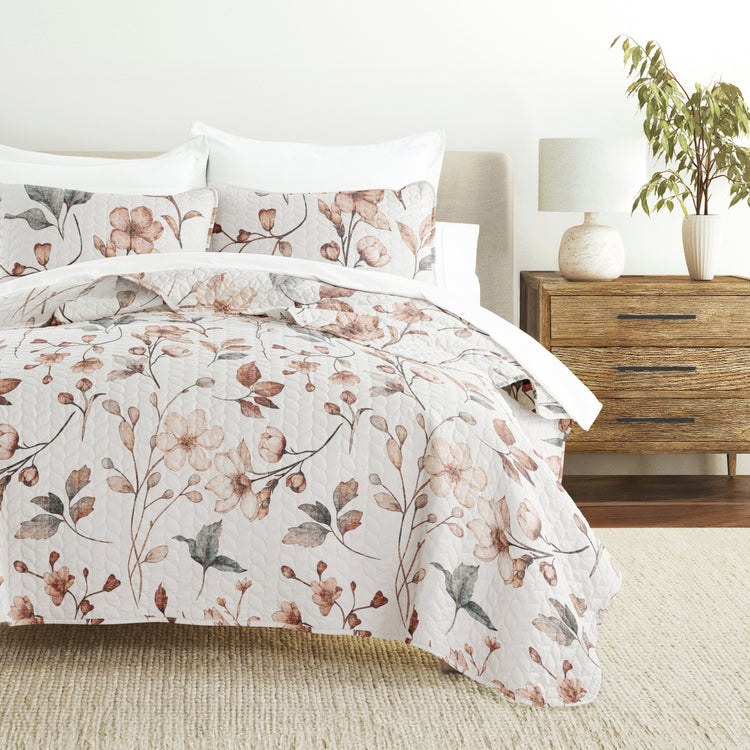Russet Floral Quilt Set with Shams Reversible Natural