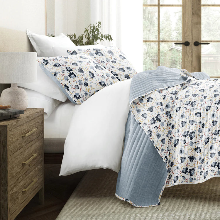French Jacobean Quilt Set with Shams Reversible