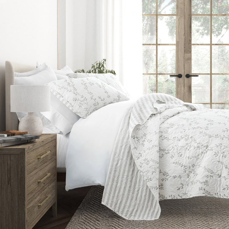Sprouted Vines Quilt Set with Shams Reversible Light Gray