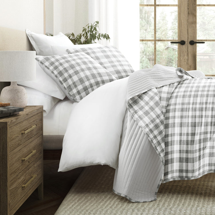 Plaid Quilt Set with Shams Reversible Gray