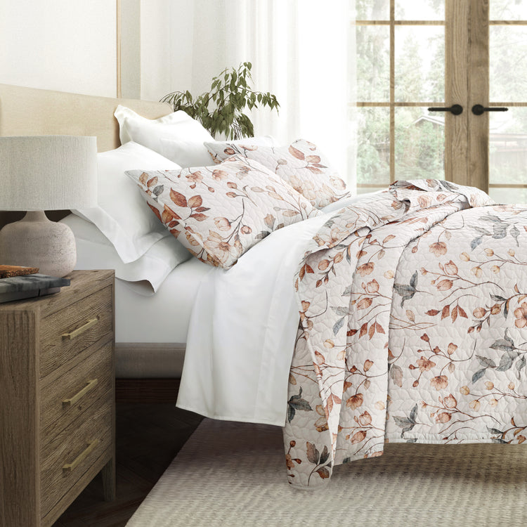 Russet Floral Quilt Set with Shams Reversible Natural