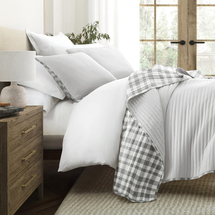 Plaid Quilt Set with Shams Reversible Gray
